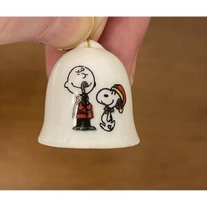 VINTAGE PEANUTS SNOOPY & CHARLIE BROWN TINY CERAMIC BELL CHRISTMAS ORNAMENT